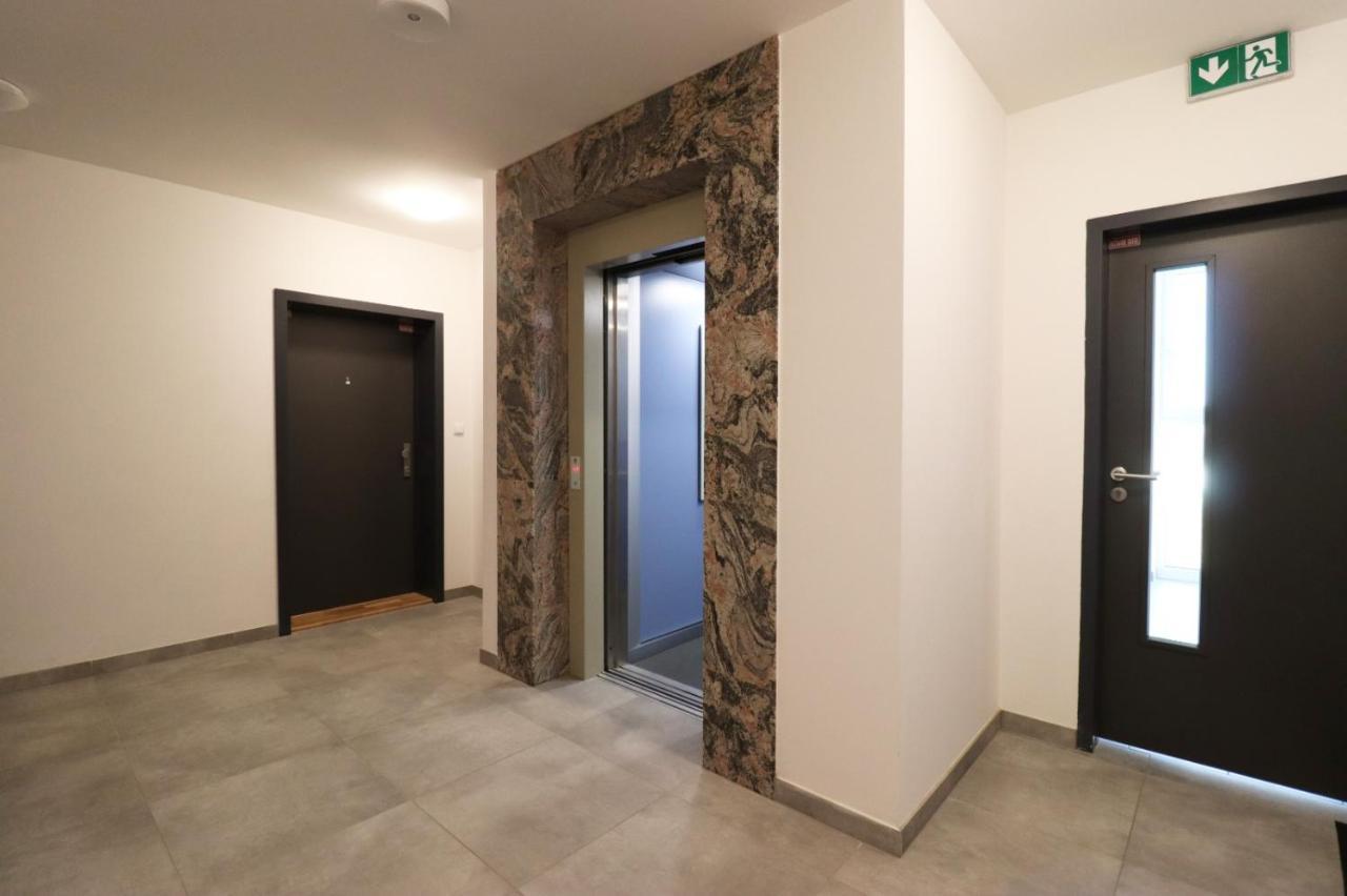 Mbv28 Apartments Poprad Eksteriør bilde